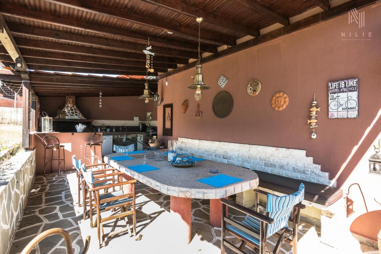 Villa Roadhouse, Nilie Hospitality Mgmt Flogita Exterior foto