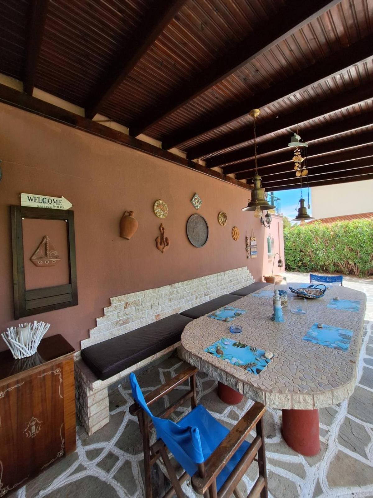 Villa Roadhouse, Nilie Hospitality Mgmt Flogita Exterior foto